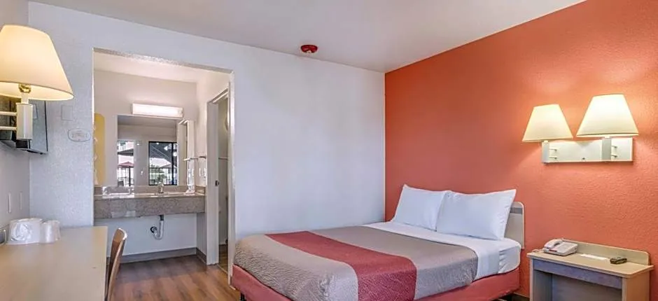 Motel 6-Fairfield, CA - North