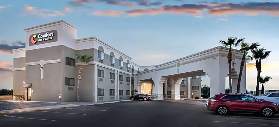 Comfort Inn & Suites Surprise Near Sun City West