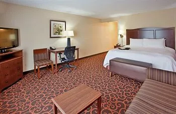 Hampton Inn and Suites Watertown