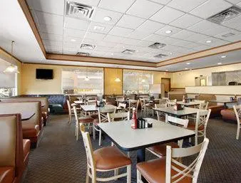 Tampa Inn - Near Busch Gardens