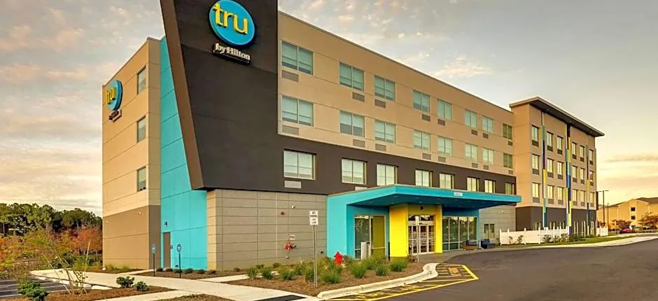 Tru by Hilton Smithfield I-95