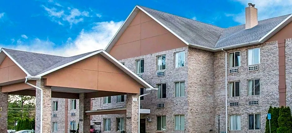 Comfort Inn Whitehall Near Michigan's Adventure