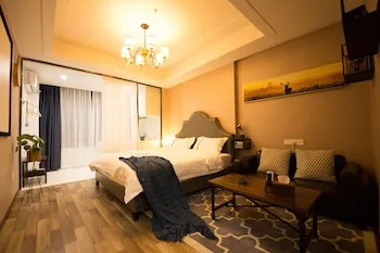 Wuhan yingyuemeisu Guanggu Plaza Branch