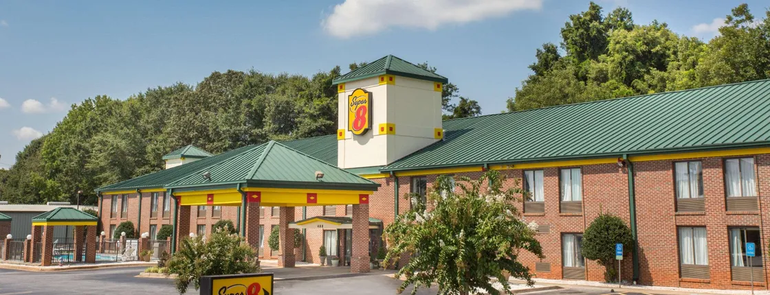 Super 8 by Wyndham Spartanburg/I-26 Exit 22