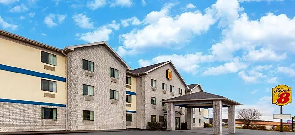 Super 8 by Wyndham Uniontown PA