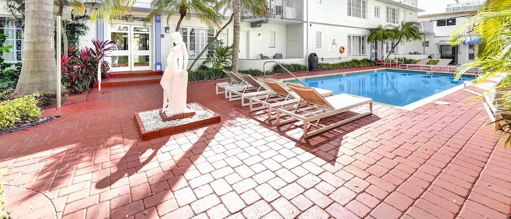 The Courtyard by Royal Stays, Miami Beach