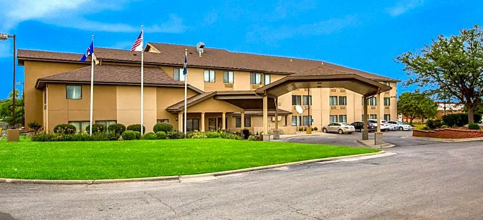 Quality Inn & Suites Lawrence - University Area