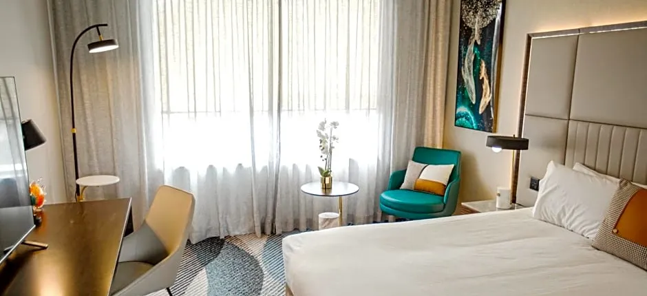 Royal Pacific Hotel