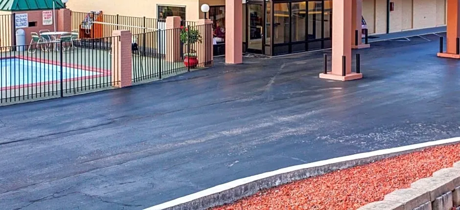 Econo Lodge Rocky Top
