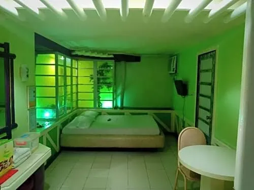 Dahlia Hotel