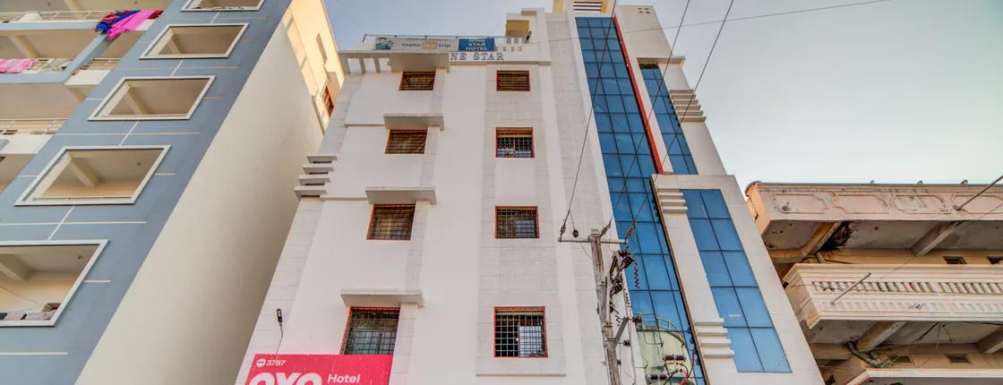 OYO Flagship 24397 9 Star Hotel