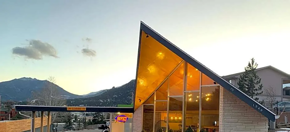 Coyote Mountain Lodge