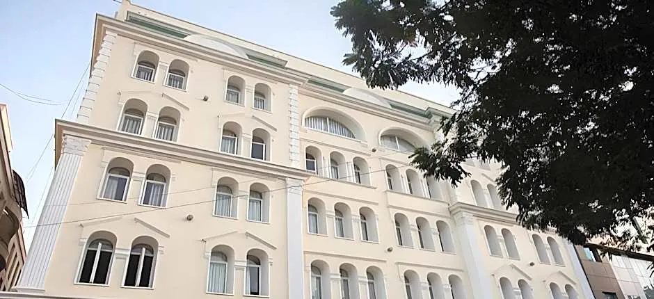 Royal Reve Hotel