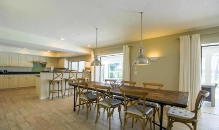 Beautiful Lakeview home