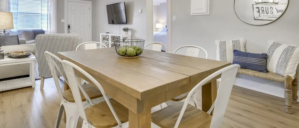 Venus 106 1 Bedroom Condo by Redawning