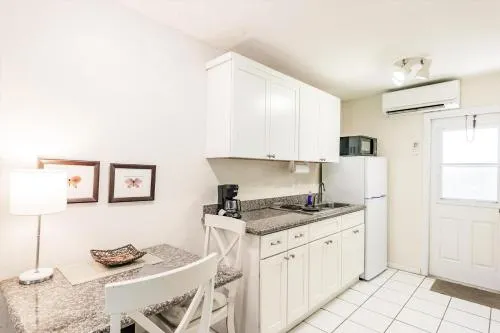 Blue Dolphin Cottages