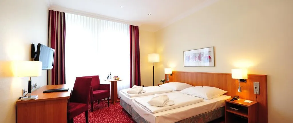 FRÜHLINGS-HOTEL