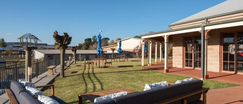 Bowen Inn Motel