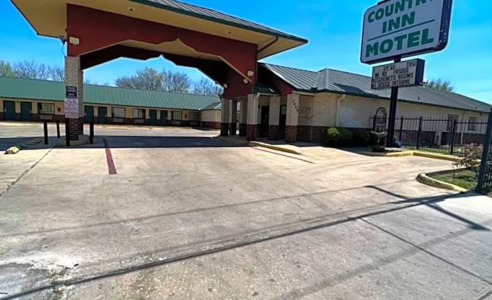 COUNTRY INN MOTEL