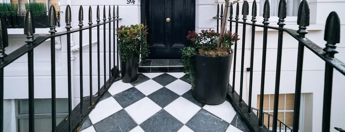 The Warwick by Aura Collection