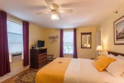 Ginkgo House On Harvard