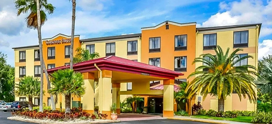 Comfort Suites Tampa - Brandon