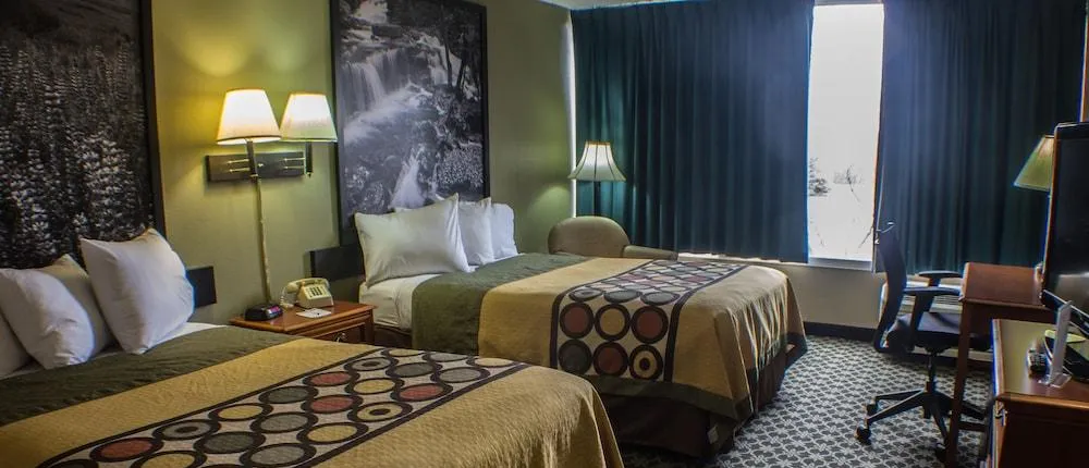 SUPER 8 BY WYNDHAM ERIE/I 90