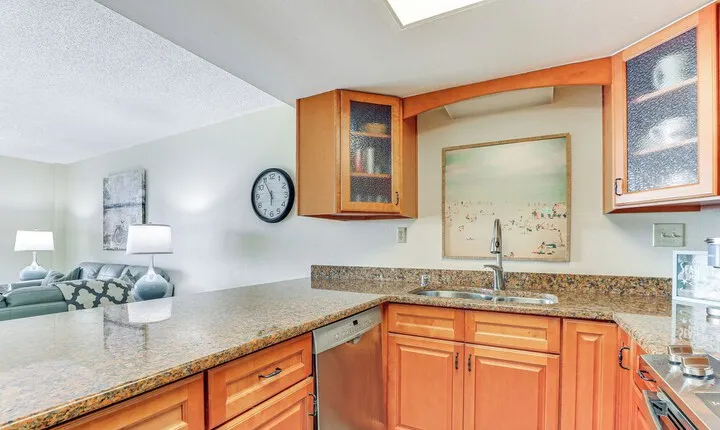 Pelican Cove Condo at Bradenton Beach w / Pool!