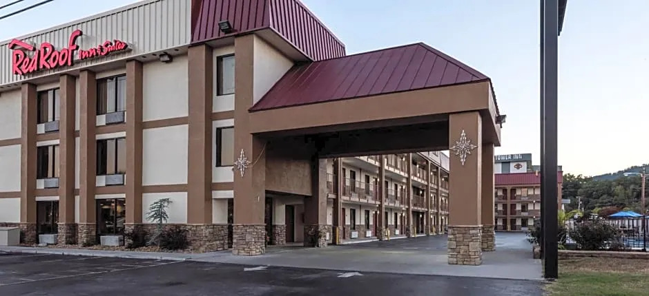 Red Roof Inn & Suites Pigeon Forge Parkway