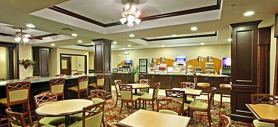 Holiday Inn Express Hotel & Suites Henderson - Traffic Star By IHG