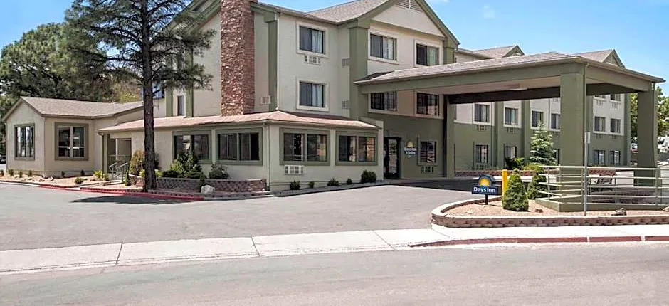Days Inn & Suites by Wyndham East Flagstaff