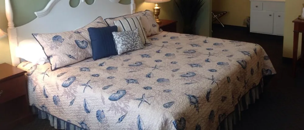 Schooner Bay Motor Inn