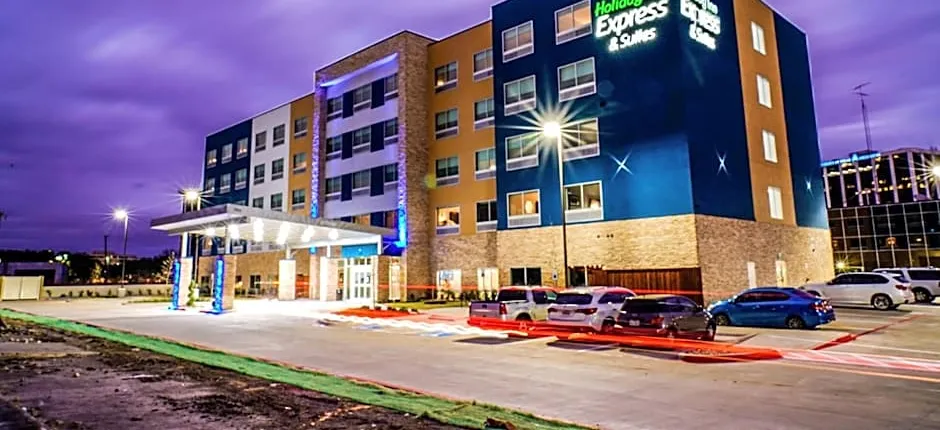 Holiday Inn Express & Suites Dallas Market Ctr - Love Field By IHG
