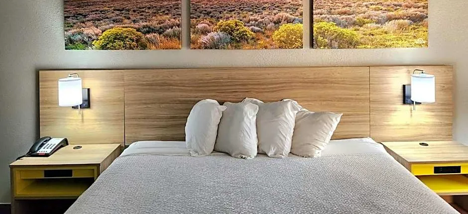 Days Inn by Wyndham Houston