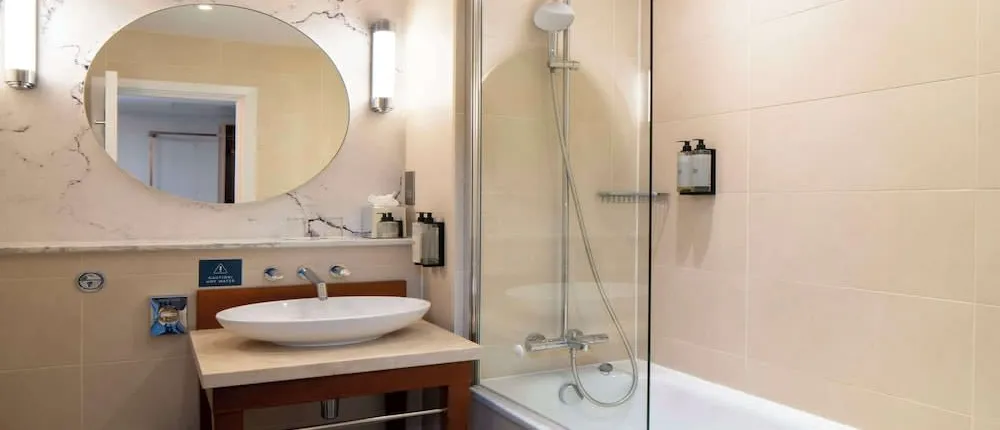 London Chigwell Prince Regent Hotel, BW Signature Collection