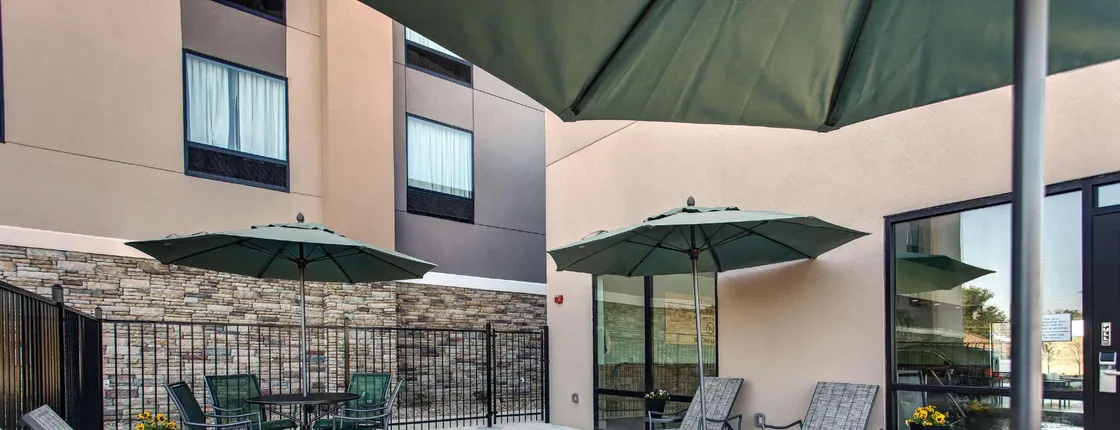 Hampton Inn & Suites Wichita/Airport