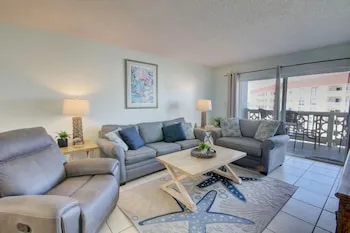 358 El Matador 2 Bedroom Condo by RedAwning, Fort Walton Beach