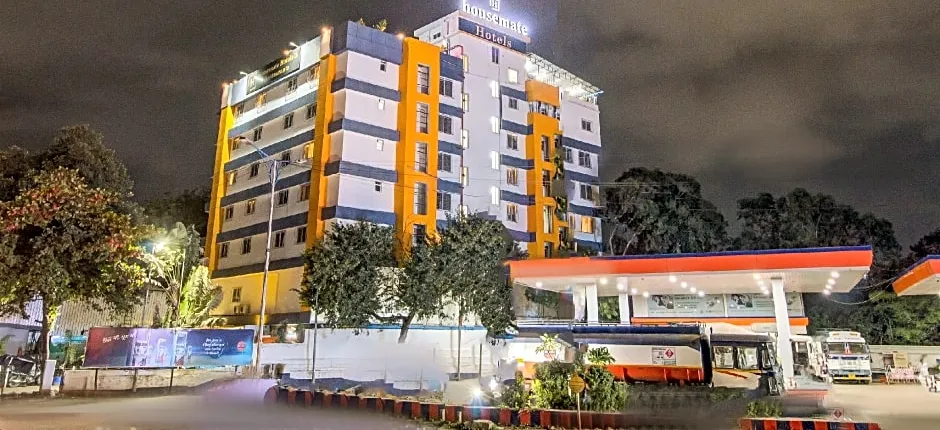 Housemate Hotels