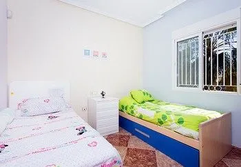 Casa Bennecke Scarlet