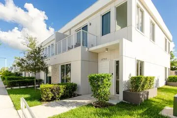 Maison La Bicyclette Contemporary European Spaniard Style Hurricane Proof near Family Attractions