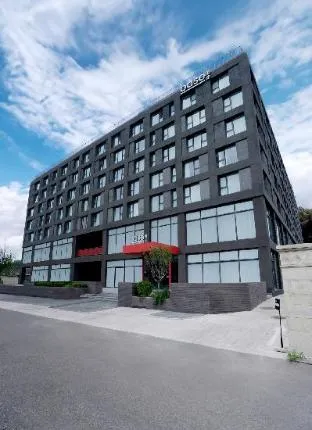 base-Wangfujing Serviced Apartment