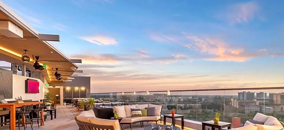 JW Marriott, Anaheim Resort