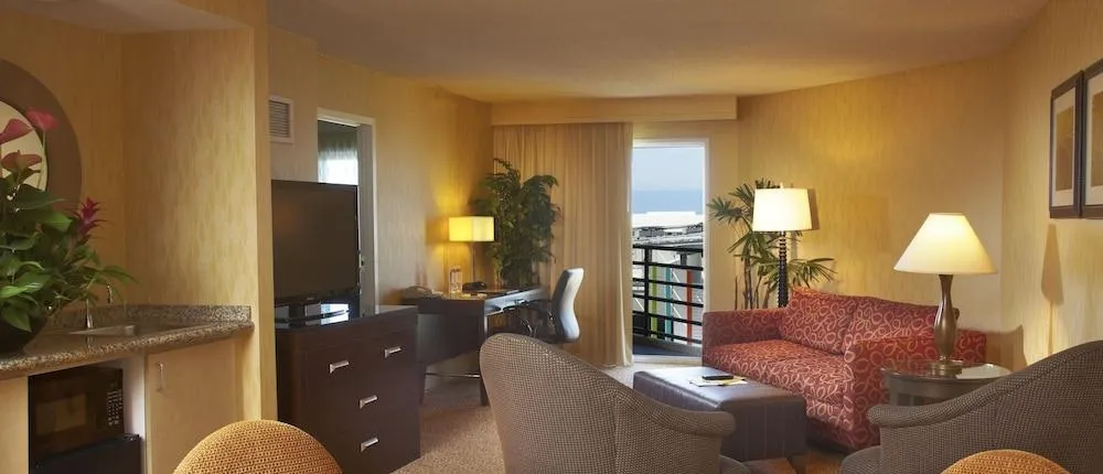 HILTON SANTA MONICA HOTEL AND SUITES