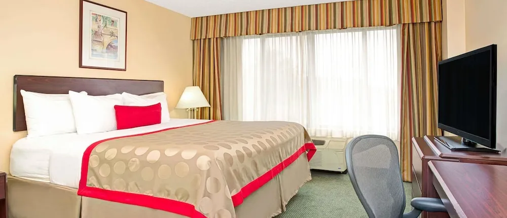 Ramada by Wyndham Englewood Hotel & Suites