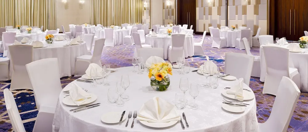 HOLIDAY INN DUBAI AL-MAKTOUM AIRPORT