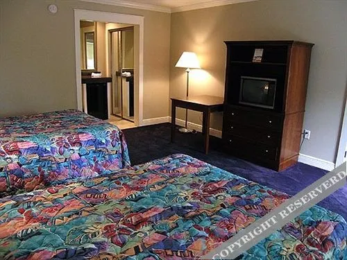 Barons "By the Bay" Inn