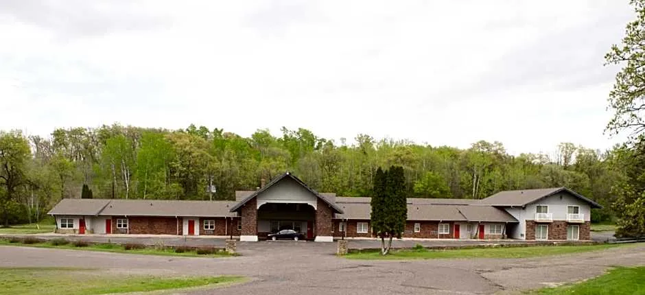 AmeriVu Inn & Suites - St Croix Falls