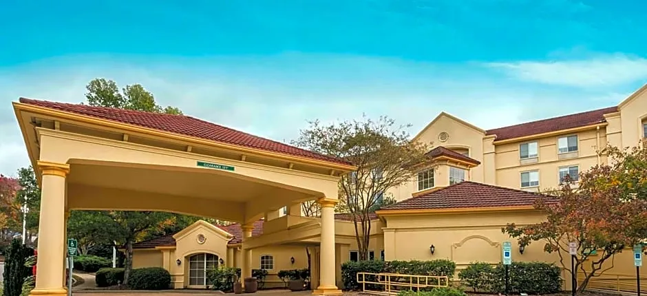 La Quinta Inn & Suites by Wyndham Raleigh/Durham Southpoint