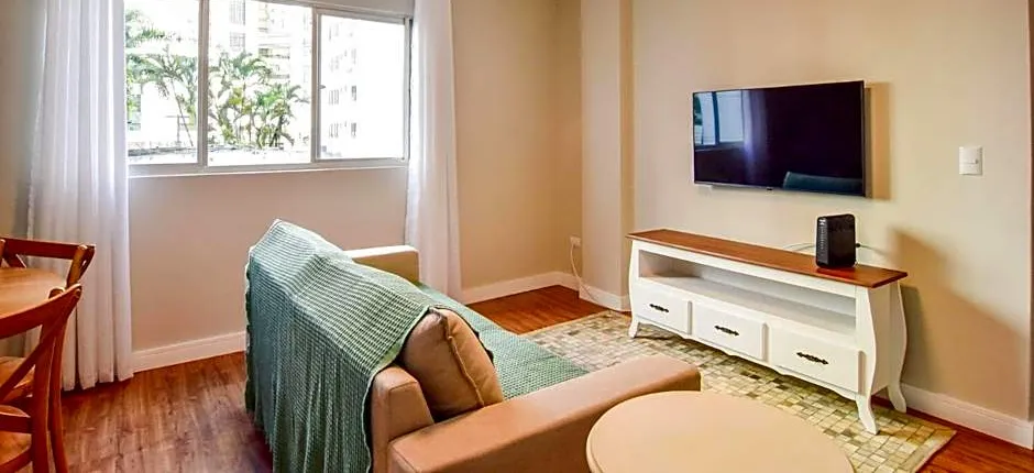 Conforto na Av. Brasil, 150 metros da Praia RS7551