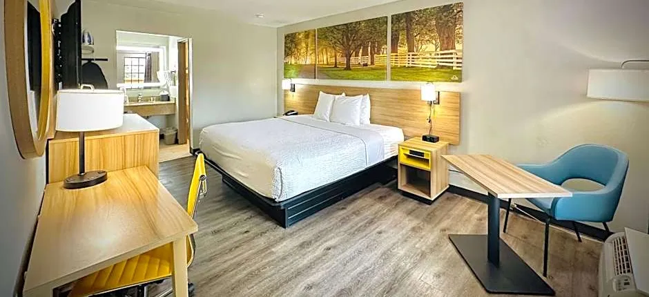 Days Inn by Wyndham WestEnd Alexandria,VA Washington DC Area
